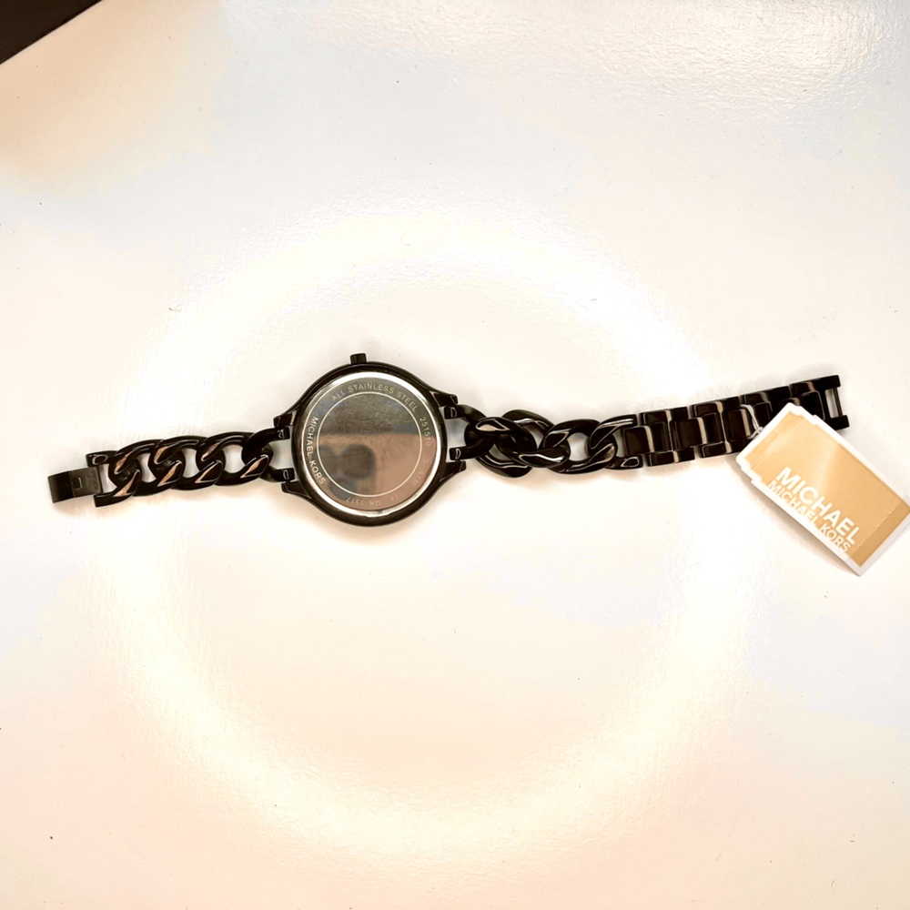 MICHKEL KORS Watch - Picture 4 of 10